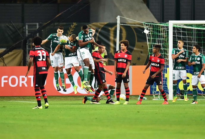 Diretor de marketing elogia trabalho de gestão de Flamengo e Palmeiras