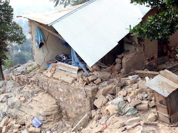 Casas foram destruídas após terremoto na Tanzânia  (Foto: STR/AFP)