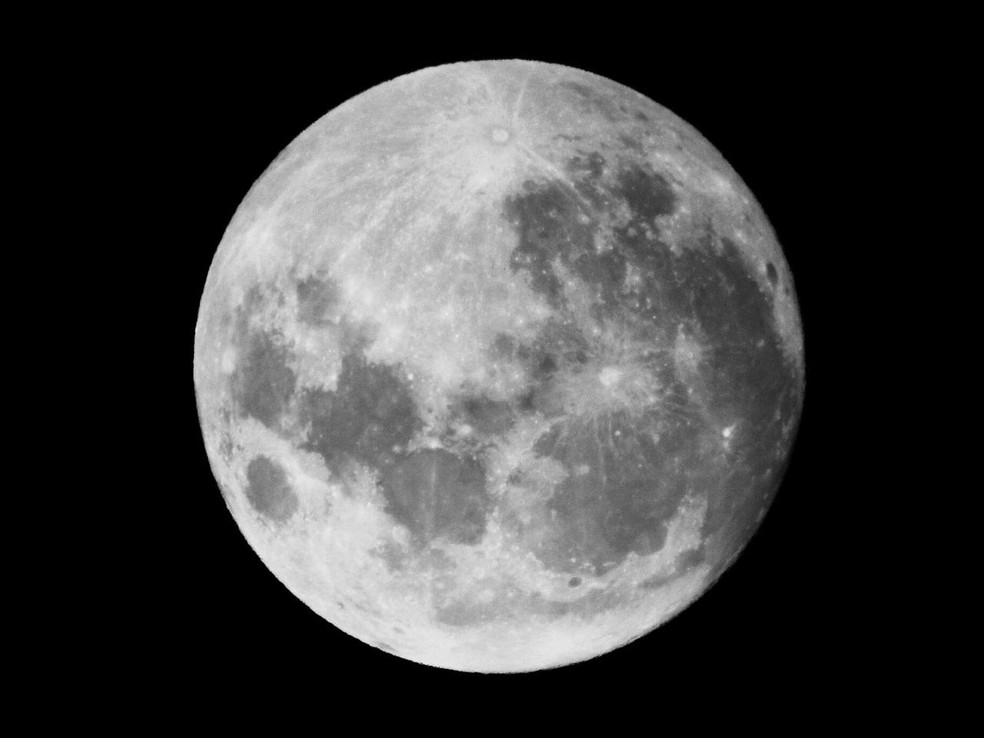 Segunda lua cheia em um único mês, a Lua Azul acontece a cada 2,5 anos — Foto: Divulgação/Observatório Heller & Jung