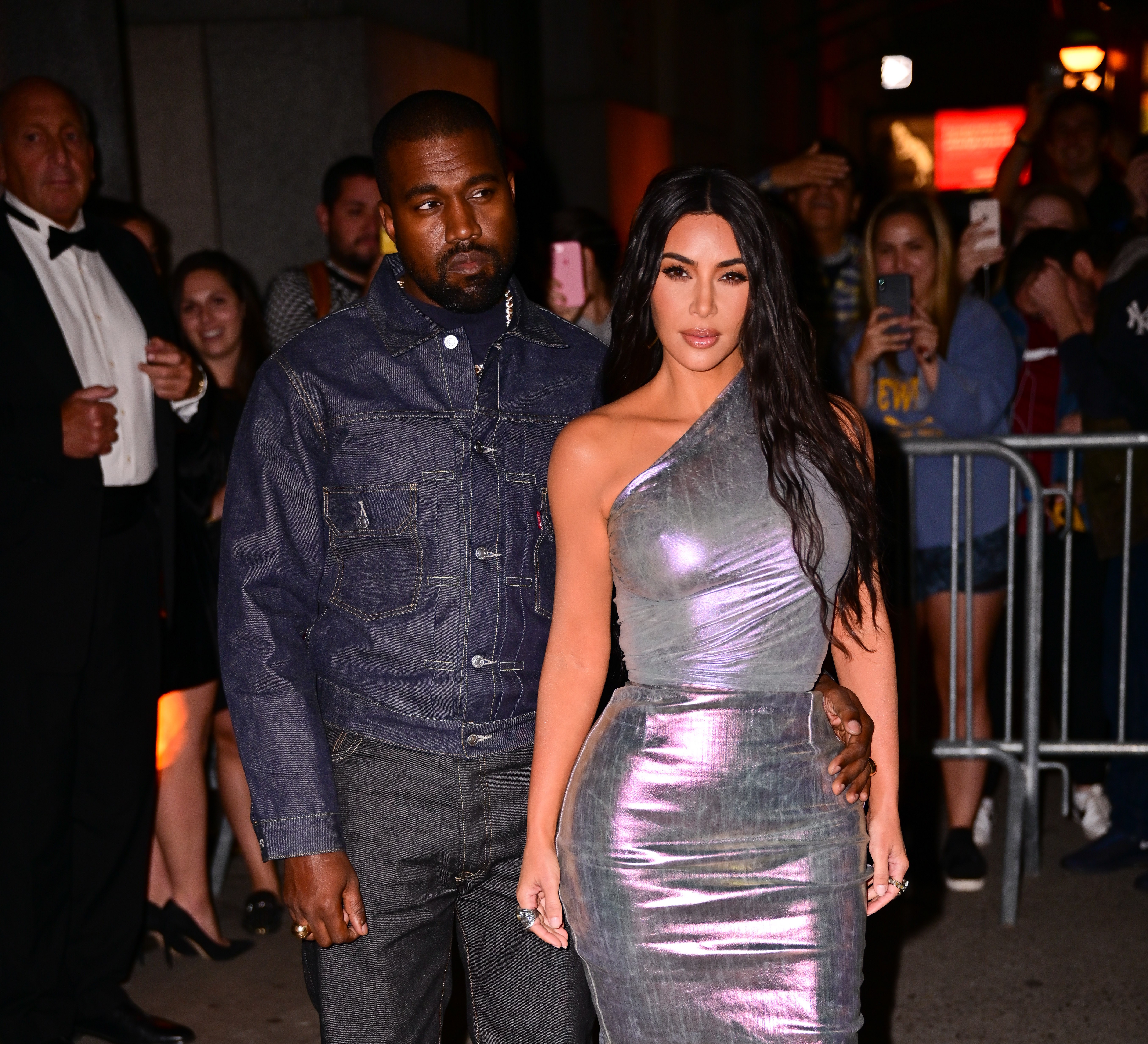 A socialite Kim Kardashian e o marido, o rapper Kanye West, durante o evento anual do Fashion Group International 2019, em Nova York (Foto: Getty Images)