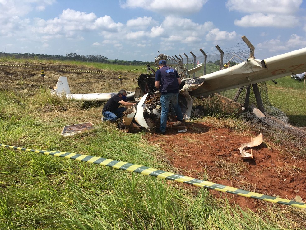Serviços Regionais de Investigação e Prevenção de Acidente Aeronáuticos (Seripa) fez a perícia no Aeroporto Estadual de Dracena — Foto: Carlos Volpi/TV Fronteira