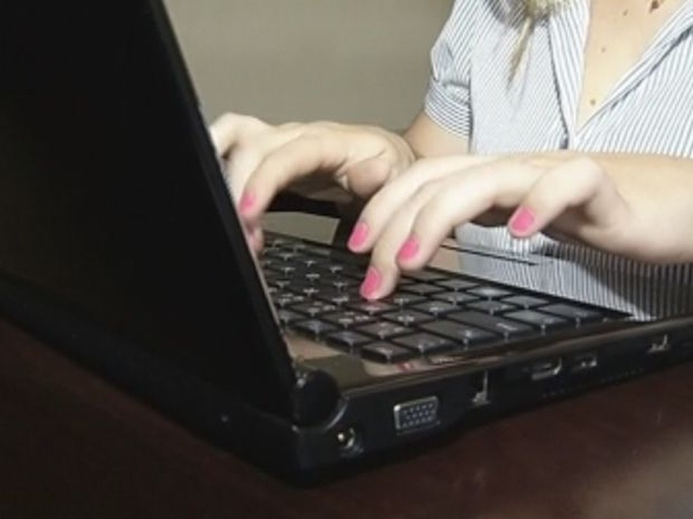 É preciso ter cuidado com as informações colocadas no perfil nas redes sociais.  — Foto: reprodução/TV Tem