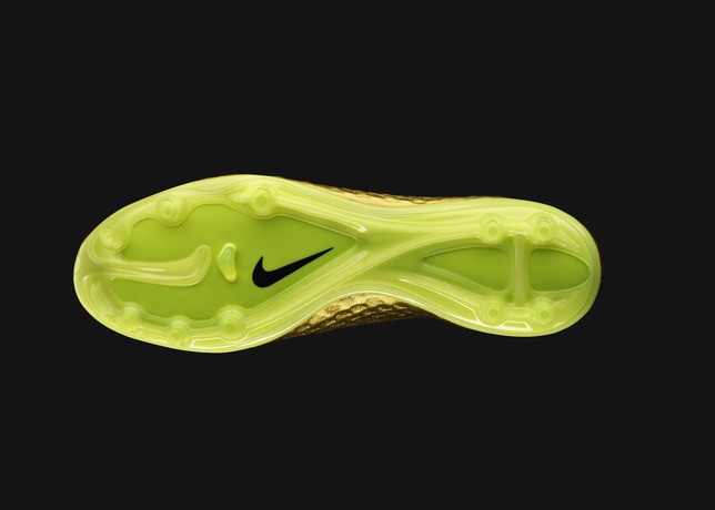 Segundo a Nike, travas permitem mais velocidade nos movimentos dos jogadores (Foto: Reprodução)