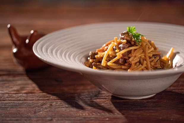 Receita de macarrão de comitiva com ervas frescas (Foto:  )