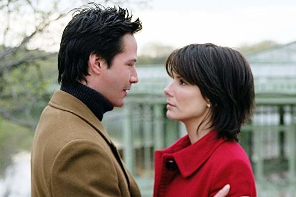 Keanu Reeves e Sandra Bullock no filme A Casa do Lago (2006) (Foto: Divulgação)