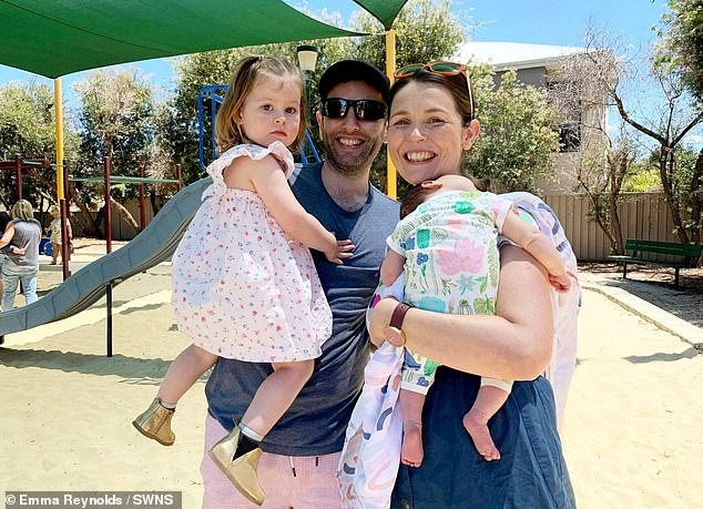 Adam e Caitlin foram diagnosticados com câncer e têm dois filhos  (Foto: Reprodução: Daily Mail )