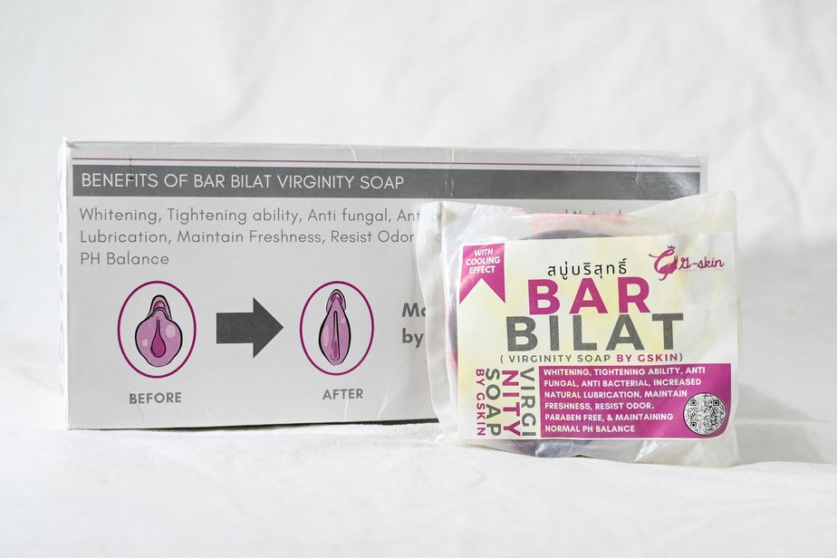 Sabonete Bar Bilat, uma marca de 'sabão de virgindade' não aprovada pela Administração de Alimentos e Medicamentos das Filipinas fotografado em Manila em 26 de fevereiro de 2023