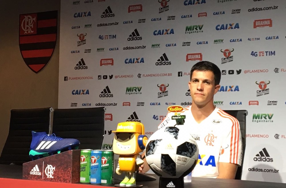 Barbieri exalta torcida rubro-negra em volta ao Maracanã
