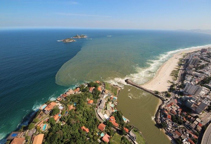 Poluição Barra da Tijuca surfe Rio Pro (Foto: Mário Moscatelli/Divulgação) Poluição Barra da Tijuca surfe Rio Pro (Foto: Mário Moscatelli/Divulgação)