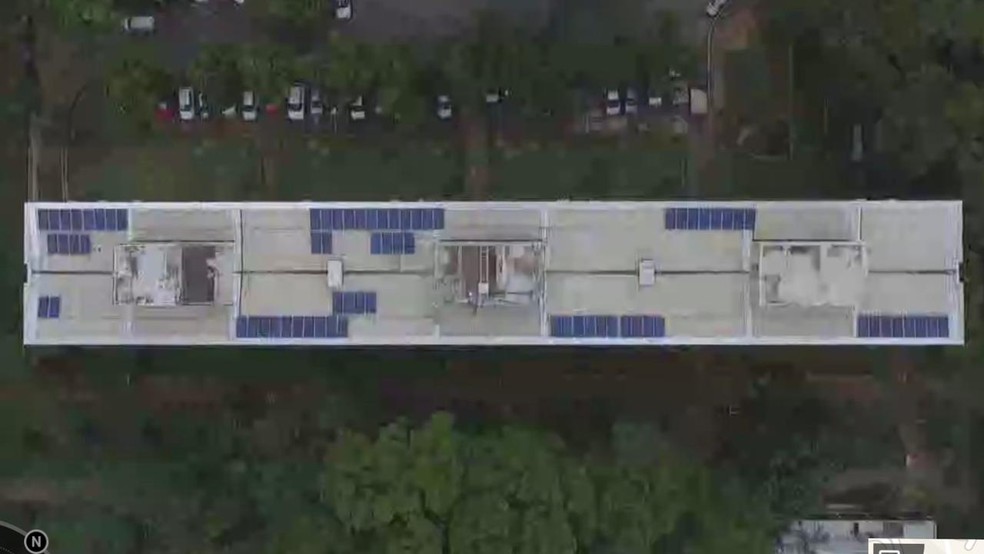 Placas solares instaladas em prédio, na 203 sul, no DF — Foto: Arquivo pessoal