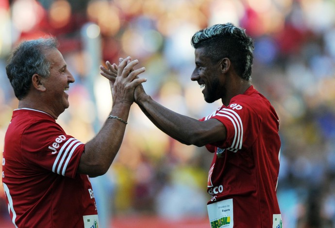 Léo Moura festeja presença do ídolo Zico e cita 3 gols mais bonitos pelo Fla
