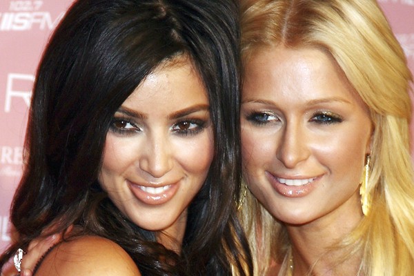 Paris Hilton e Kim Kardashian já foram unha e carne. Hoje são unha NA carne. (Foto: Getty Images)