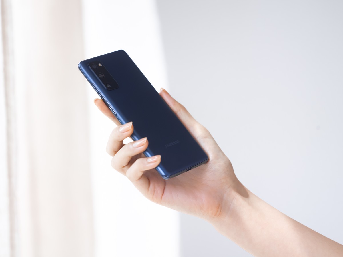 Rússia ameaça venda de celulares da Samsung; entenda o caso