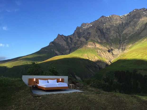 Sem paredes, hotel oferece uma noite ao ar livre nos Alpes Suíços (Foto: Null Stern/Divulgação)