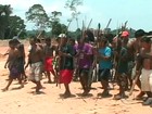 Índios protestam contra avanço das obras de hidrelétrica de Belo Monte