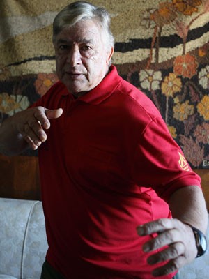 Morre Ted Boy Marino. O ex-ator e lutador de luta livre Mario Marino, conhecido como Ted Boy Marino, morreu no início da noite desta quinta-feira, após uma cirurgia de emergência de trombose, no Hospital Pró-Cardíaco, em Botafogo, na Zona Sul. Aos 72 anos (Foto: Agência O Globo / Hipólito Pereira)