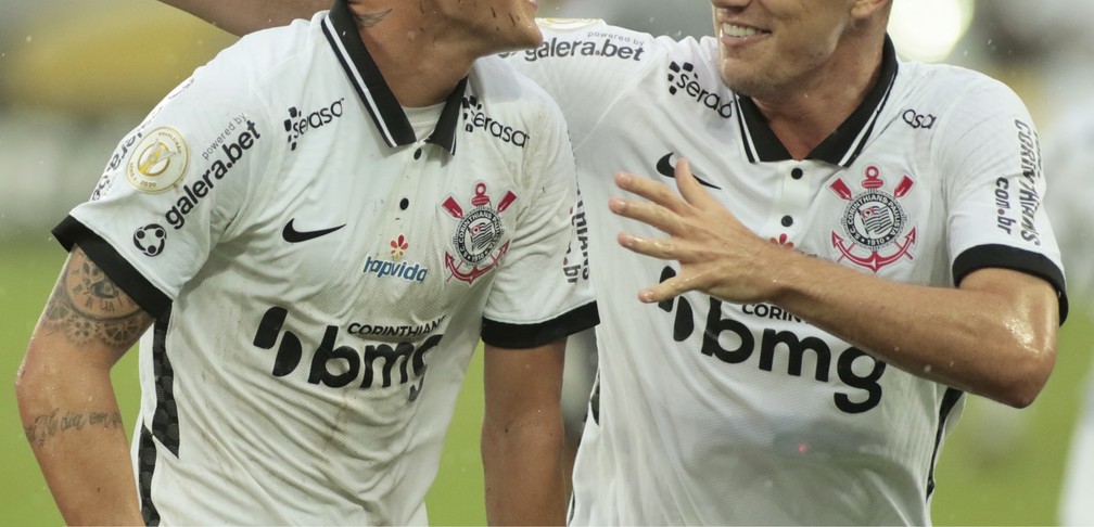 Sem nunca ter funcionado, site de apostas deixa camisa do Corinthians