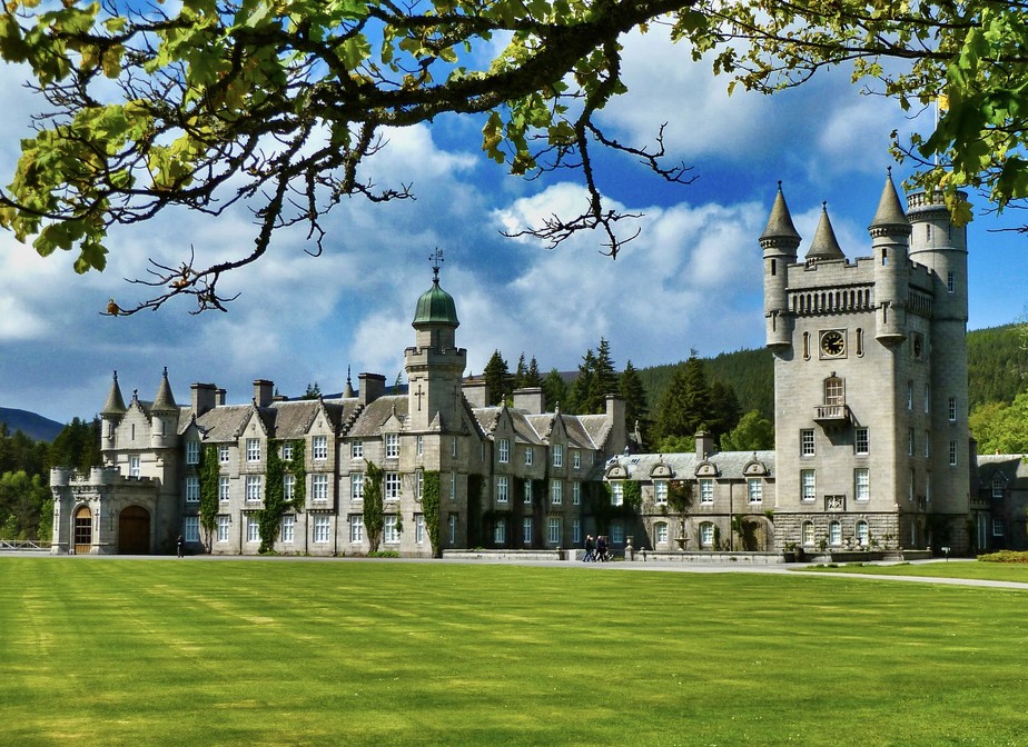 O Castelo de Balmoral, no interior da Escócia, onde a rainha Elizabeth II passou seus últimos dias de vida