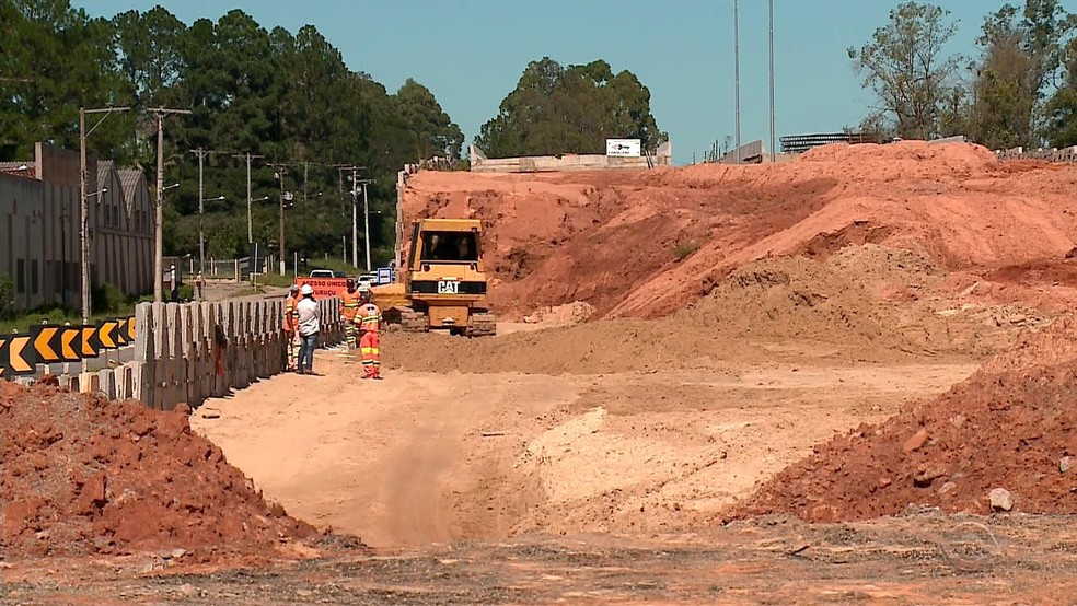 Obras em trecho da rodovia federal BR-116, no Rio Grande do Sul (Foto: Reprodução/RBS TV)