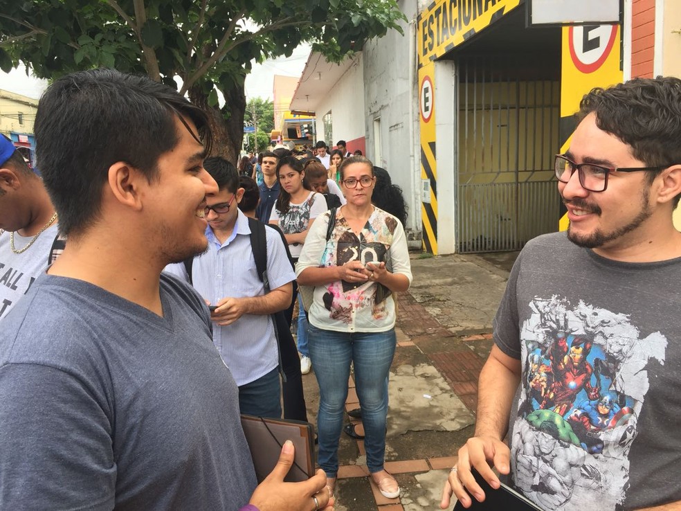 Jovens buscam oportunidade de emprego e crescimento profissional  (Foto: Graziela Rezende/G1 MS)