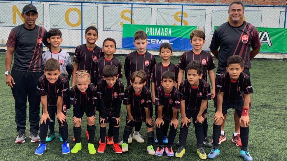 Júlai treina na escolinha do EC Del Rey — Foto: Arquivo Pessoal