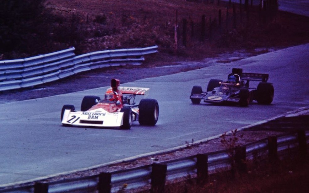 Lauda à frente de Peterson no GP do Canadá de 1973 — Foto: SportsCarDigest.com