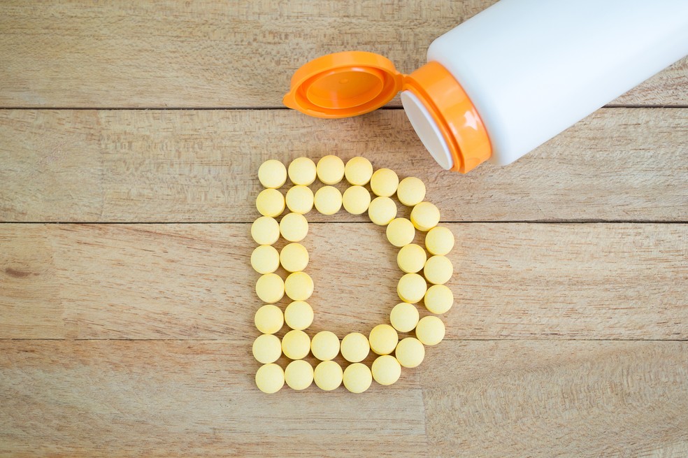 Caso o sangue possua uma concentração de vitamina D abaixo do ideal, pode ser necessário recorrer à suplementação — Foto: Istock