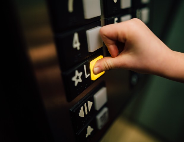 Estudo levou em consideração circulação de ar em um elevador (Foto: Pexels)