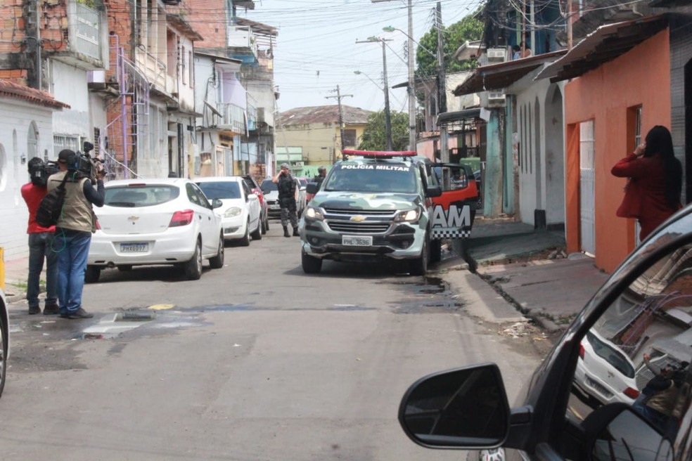 Após 17 mortes, homem é baleado na mesma área de confronto com a PM, em Manaus — Foto: Eliana Nascimento/G1 AM