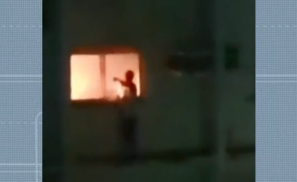 Paciente colocou fogo em colchão e tentou fugir do Hospital Espanhol, em Salvador — Foto: Reprodução/TV Bahia