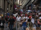 Corrida às compras de Natal movimenta comércio popular em SP