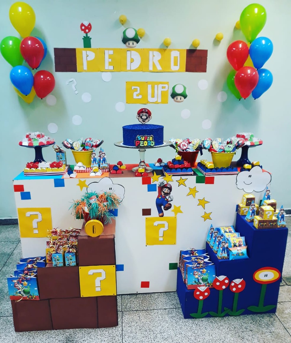 Equipe médica se reúne e organiza festa de aniversario para menino que mora na UTI  — Foto: Arquivo Pessoal/Julya de Sousa 
