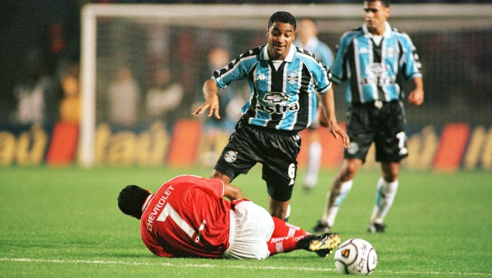 Atleta, auxiliar e técnico: Roger encara Gre-Nal invicto em duelos do Brasileiro