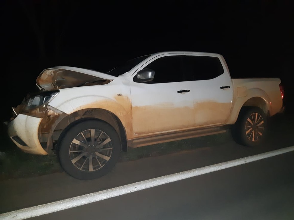 Caminhonete do prefeito atingiu casal em motocicleta; vÃ­timas morreram no local â€” Foto: PolÃ­cia RodoviÃ¡ria Federal de Mato Grosso/DivulgaÃ§Ã£o