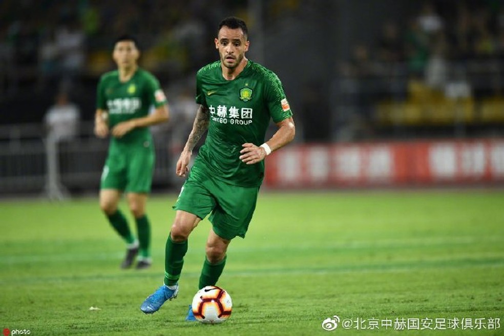 Renato Augusto Beijing Guoan — Foto: Reprodução/Weibo