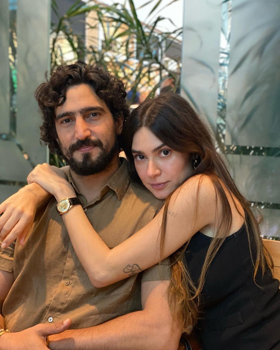 Thaila Ayala aproveitou a sexta-feira para jantar com o marido Renato Góes (Foto: Reprodução/Instagram)