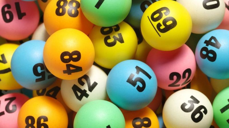 'Tanto faz você jogar os números que você sonhou ou 1, 2, 3, 4, 5 e 6', diz professor (Foto: Getty Images via BBC News)