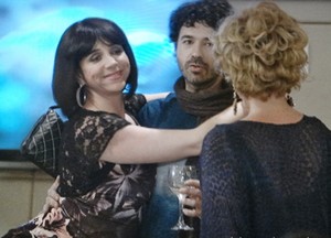 Doida que só, Gládis fala as maiores verdades na cara de Bárbara Ellen (Foto: Sangue Bom/TV Globo)