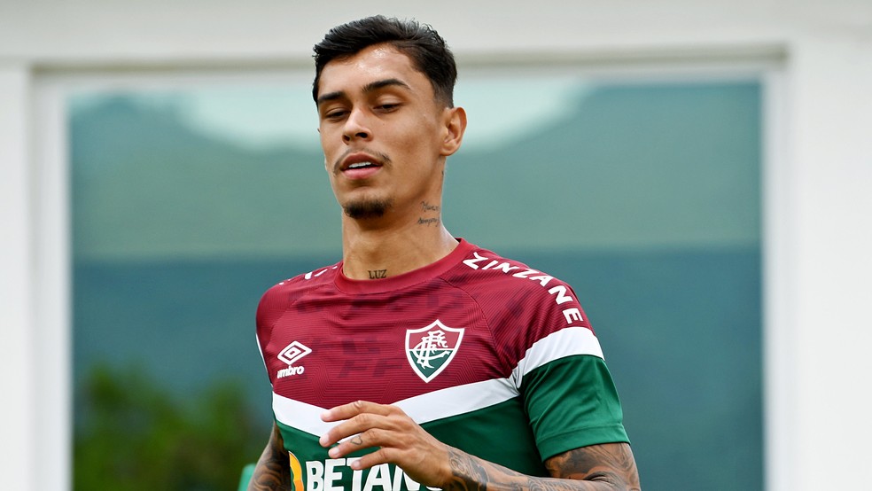 Vitor Mendes em a��o no treino do Fluminense � Foto: Mailson Santana / Fluminense FC