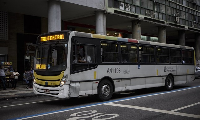 Na cidade do Rio, o sistema de ônibus contabiliza o fechamento de 16 empresas devido à crise