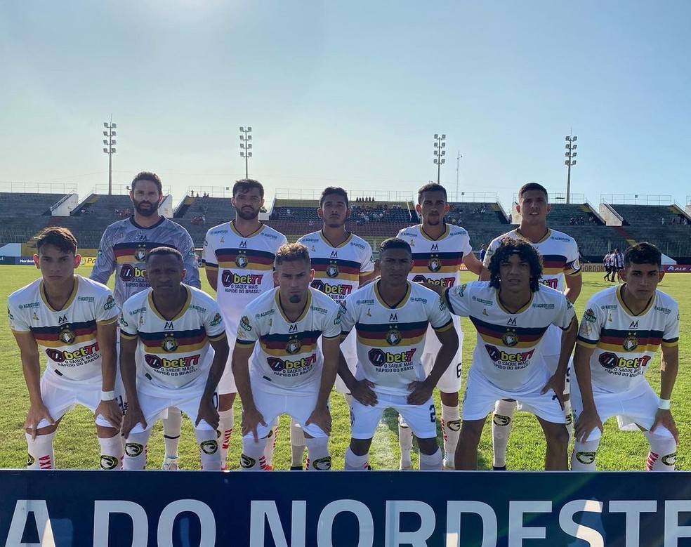 Formação do Globo neste início de temporada — Foto: Divulgação/Globo FC