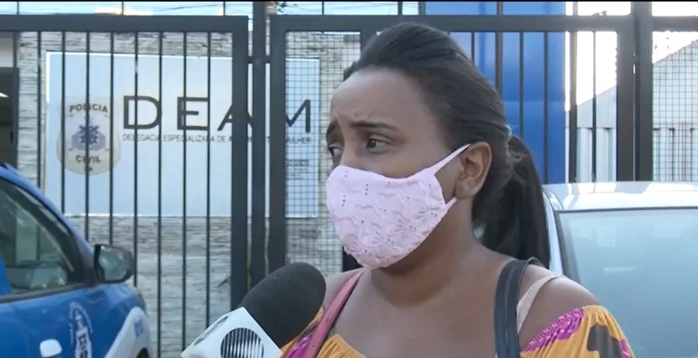 Mãe da vítima denunciou caso — Foto: Reprodução/TV Subaé
