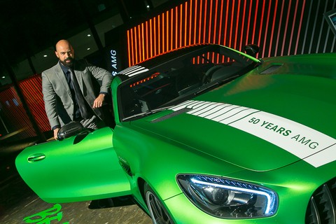  Leo Castro foi conferir de perto o modelo exclusivo Mercedes-AMG GT R o Beast of Green Hell