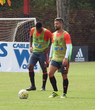 Zé avalia Diego em boas condições para provável estreia contra o Grêmio