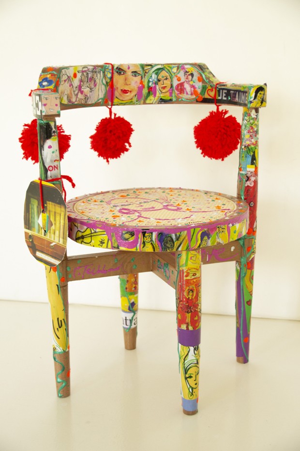 Ameise cria cadeiras customizadas para ajudar Brumadinho (Foto: Divulgação)