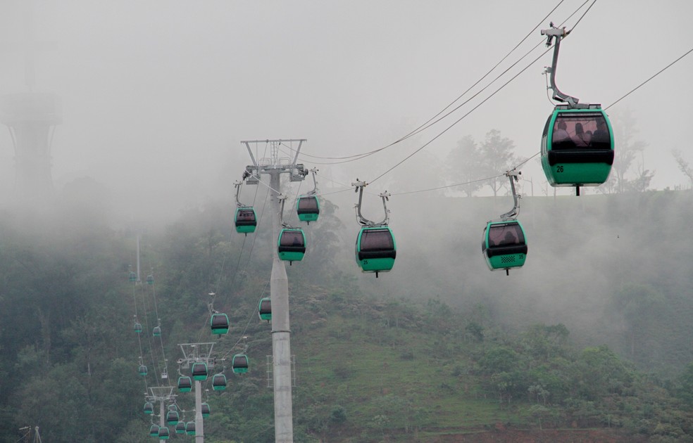 Bondinho &Atilde;&copy; uma das atra&Atilde;&sect;&Atilde;&micro;es oferecidas aos romeiros que v&Atilde;&pound;o &Atilde;&nbsp; bas&Atilde;&shy;lica &acirc;?? Foto: Carlos Santos/G1