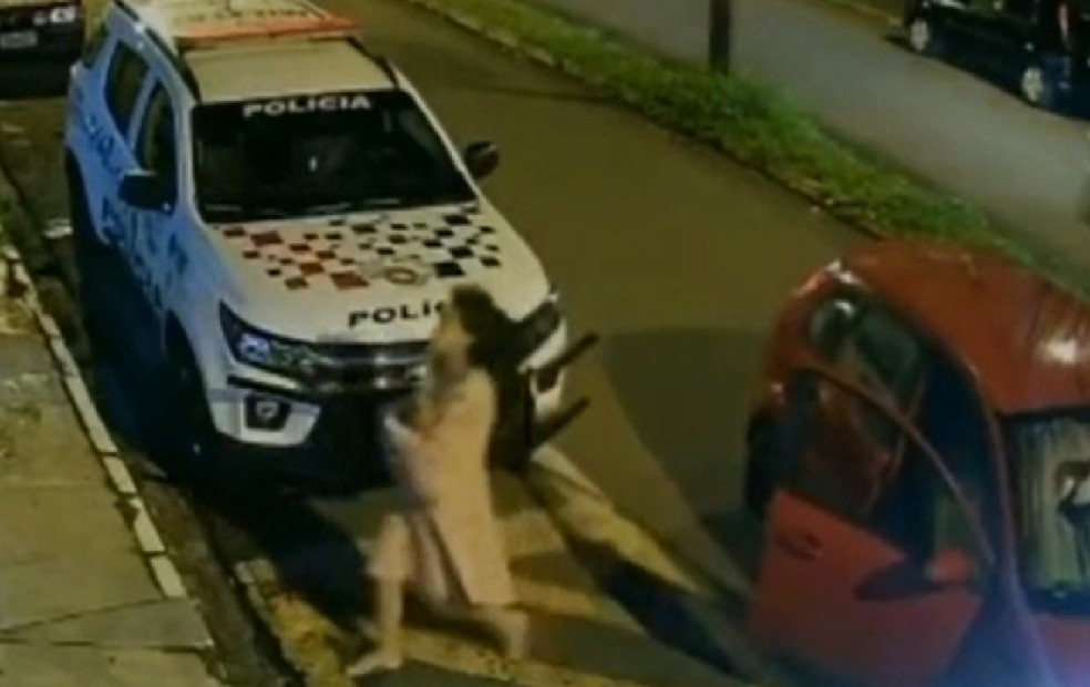Câmeras de segurança da base da Polícia Militar registraram a ação dos PMs — Foto: Polícia Militar/Divulgação