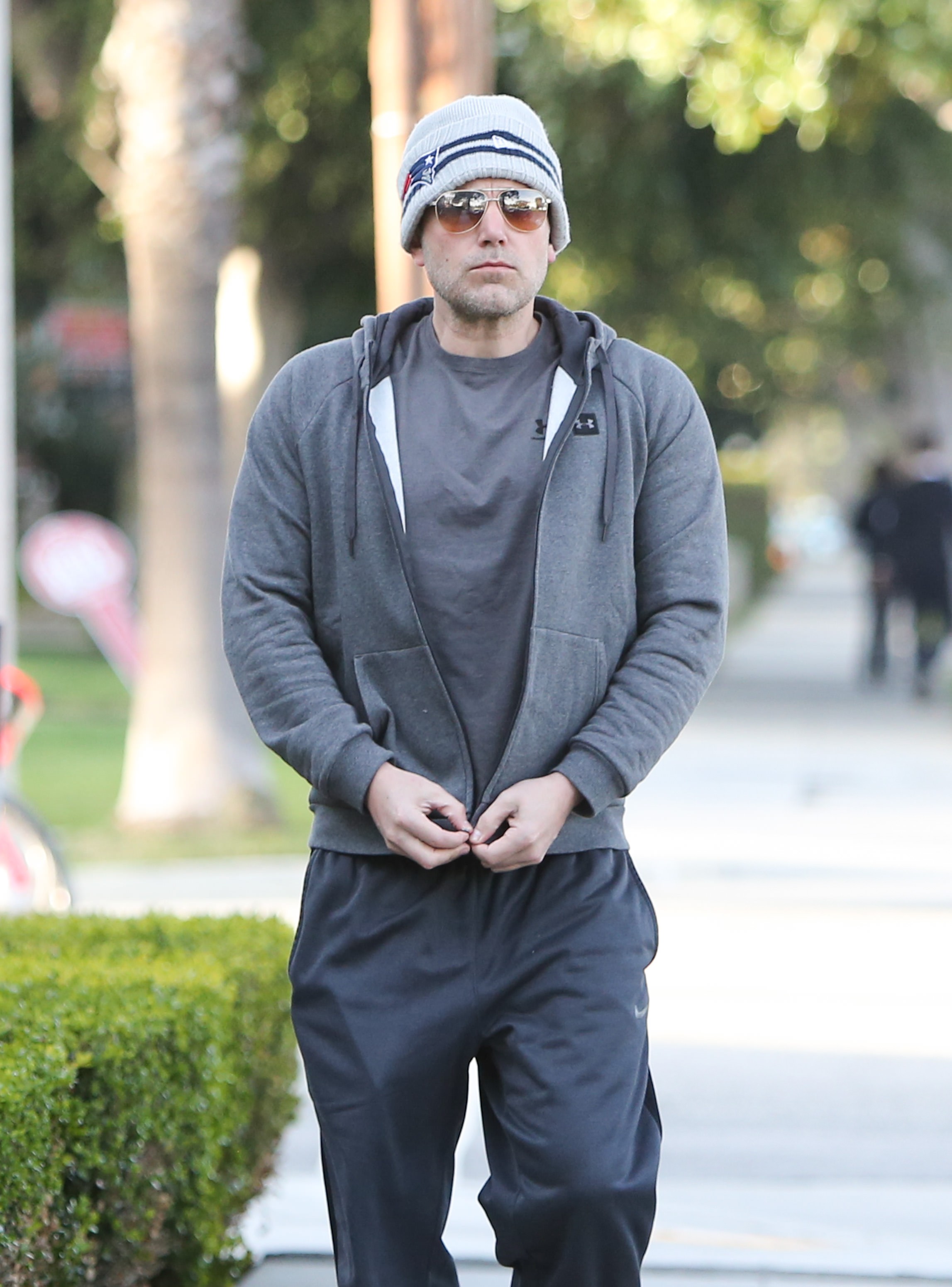 O ator Ben Affleck caminhando pelas ruas de Los Angeles (Foto: Getty Images)