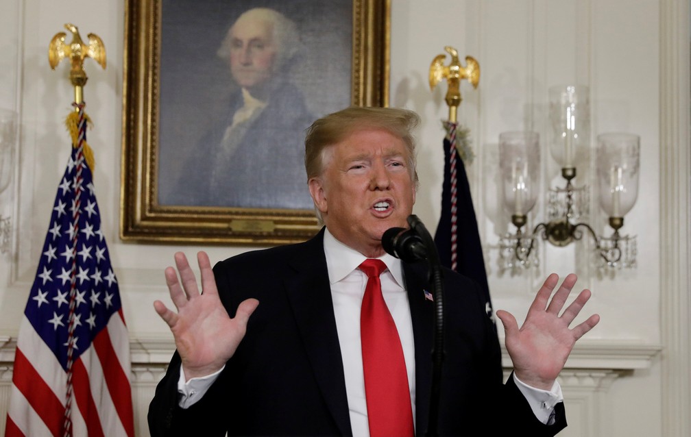  O presidente dos EUA, Donald Trump, durante pronunciamento sobre sua proposta para a fronteira com o México, na Casa Branca, no sábado (19) — Foto: Yuri Gripas/Reuters