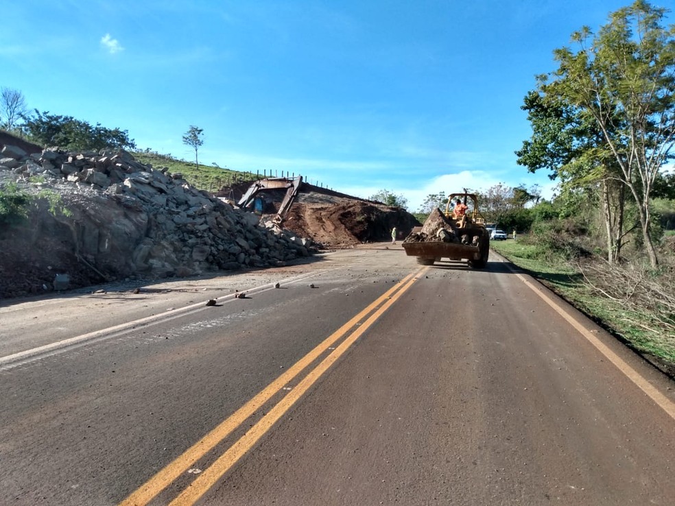 Trecho fica entre as cidades de Jataizinho e Cornélio Procópio, no norte do Paraná  — Foto: Divulgação/Econorte